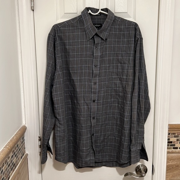 Van Heusen Men's Wrinkle Free Long Sleeve Button Down Shirt - Picture 1 of 10